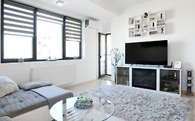 Luxor Apartment Otopeni